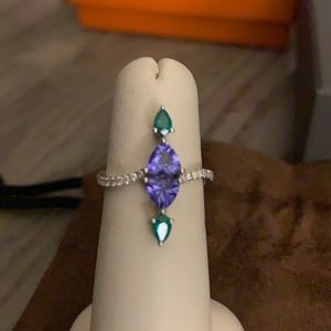 Tanzanite and emerald fashion ring
